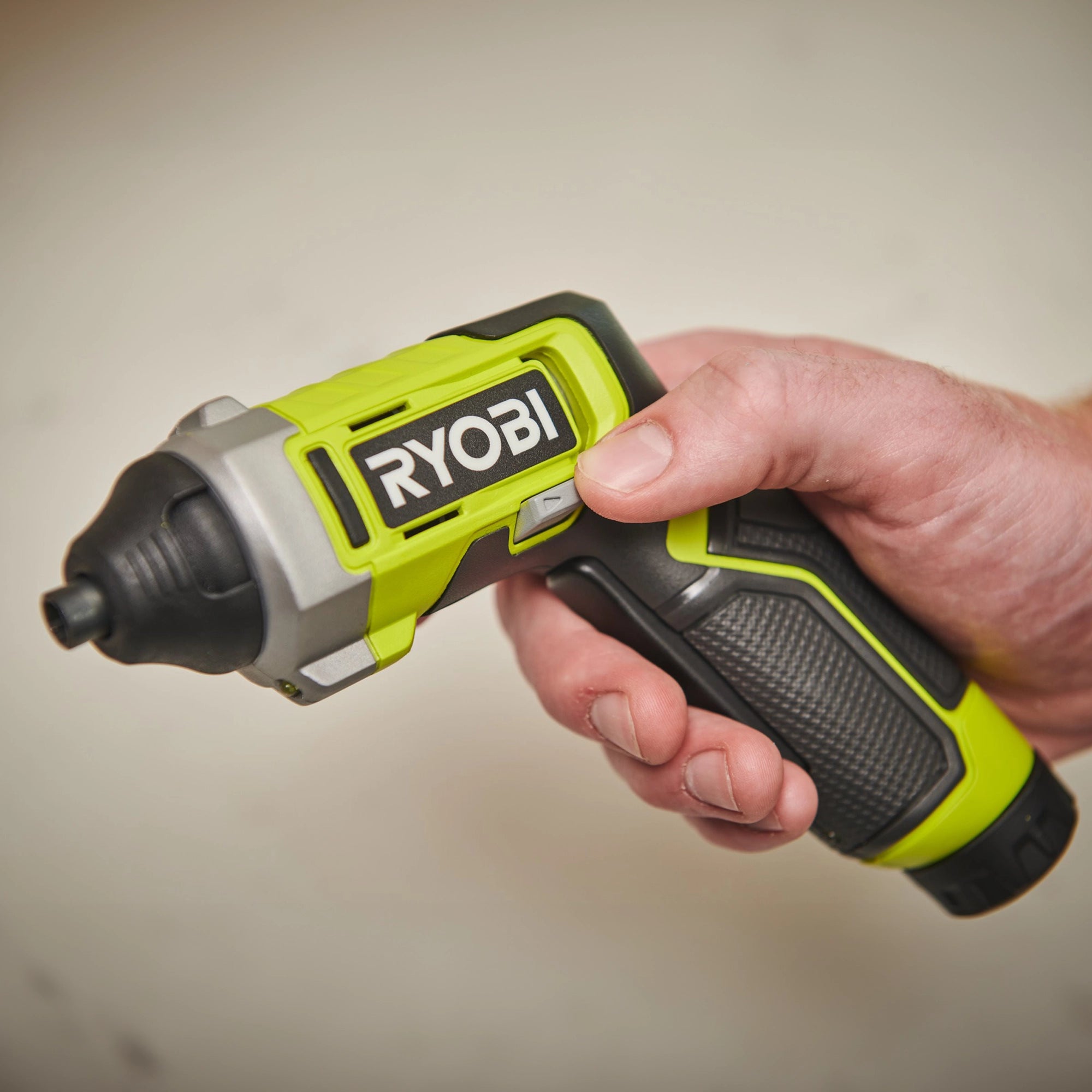 Ergonomic screwdriver Ryobi RSD4-120T 4V 2Ah